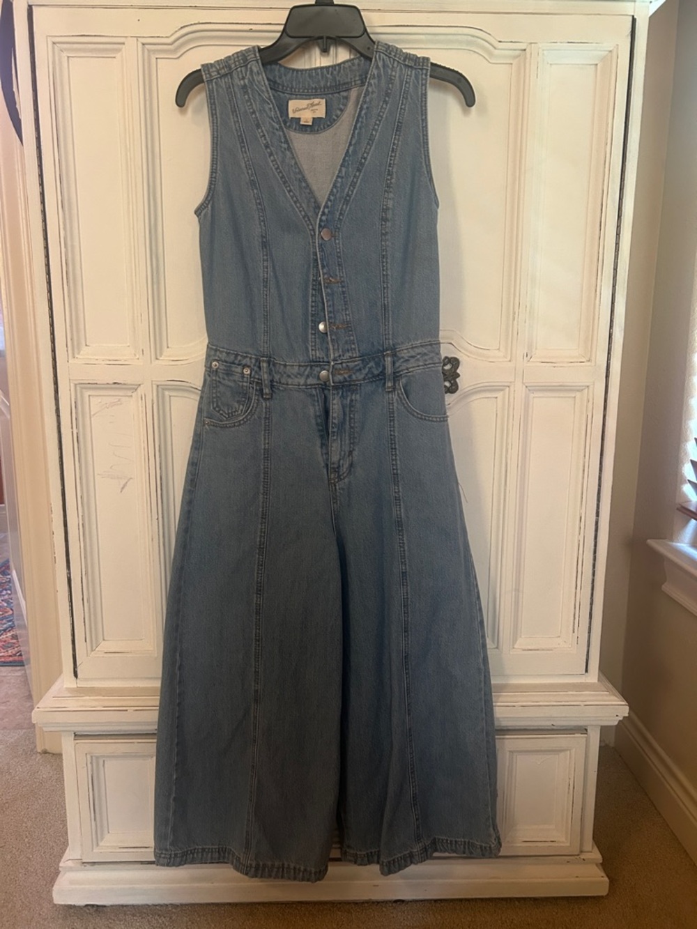 Universal Thread Medium Blue Denim Sleeveless Button-Front Jumpsuit